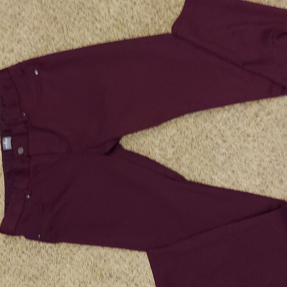 SOHO NY & Company burgundy stretch jeans, size 10. EUC